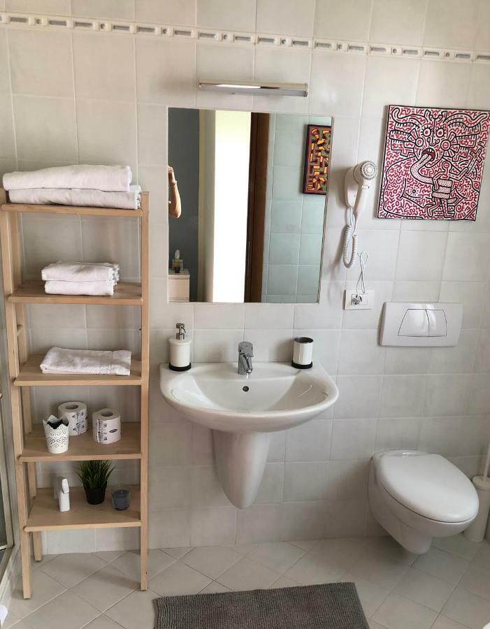 Irides Rooms A Un Passo Dai Parchi Divertimento Lazise Ngoại thất bức ảnh